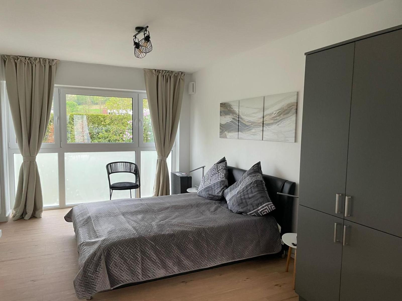 Modernes Stilvoll Eingerichtetes Appartement Rosrath Exterior photo